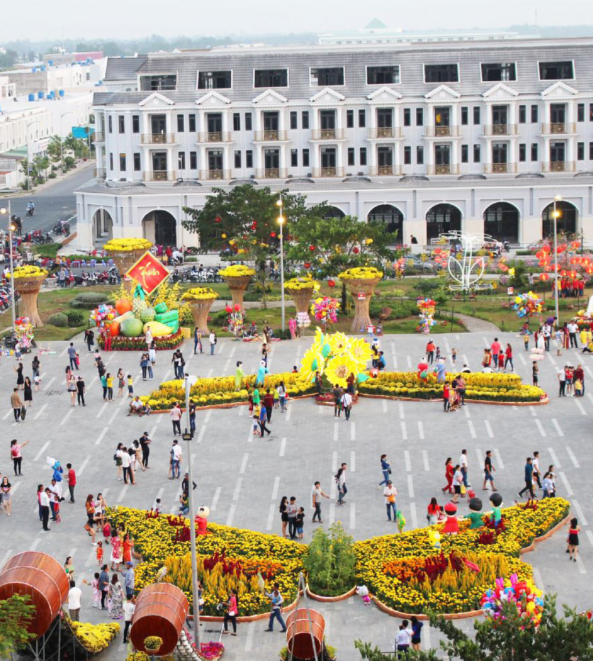 trang tri duong pho ngay tet cho tap doan phu cuong