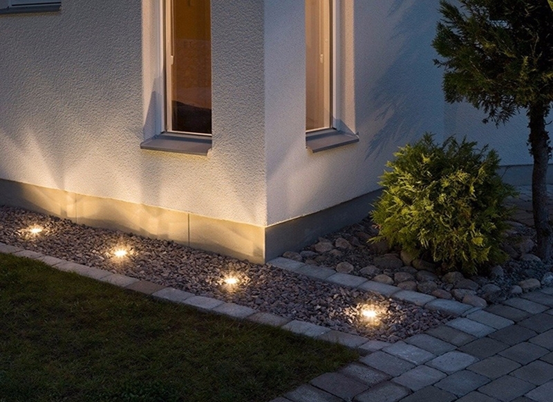 Đèn Led âm đất chiếu sáng sân vườn